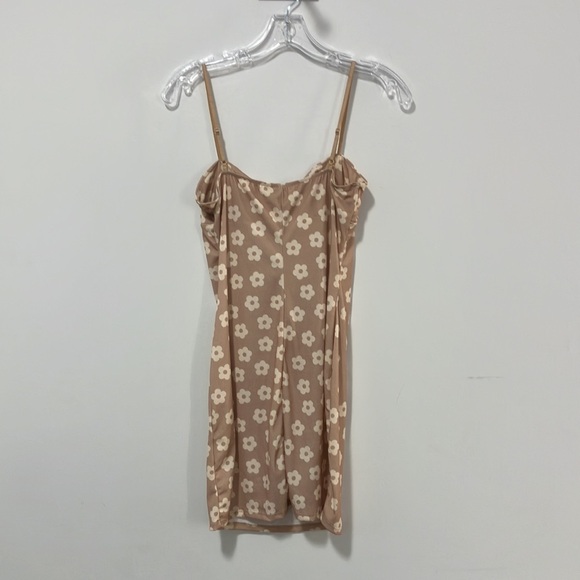 Tan Flower Dress-OS! - Picture 7 of 11